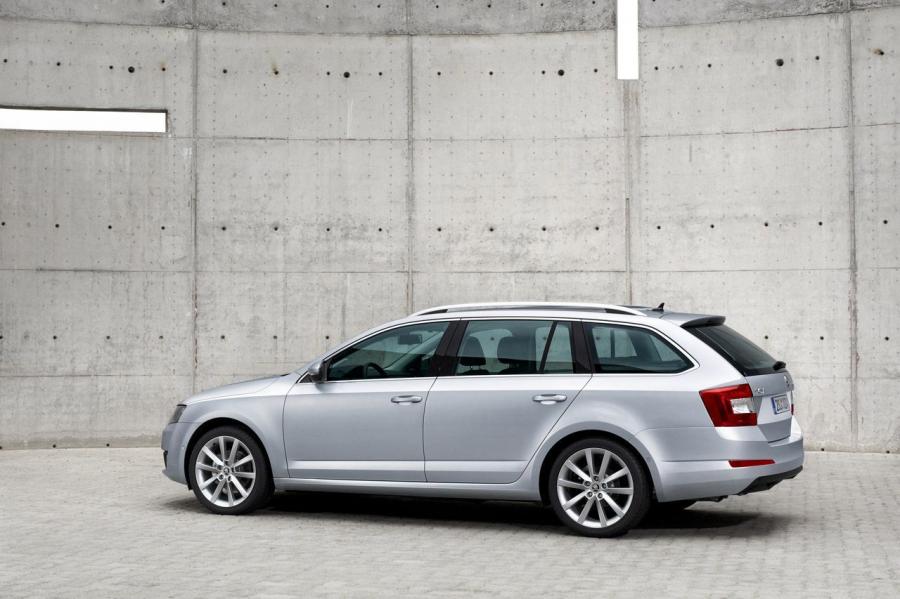  Skoda Octavia Combi 2013 года  (фото 8 из 26)